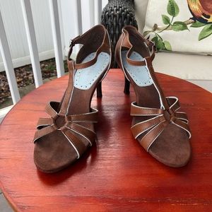 Merona Brown T-Strap Heeled Sandals - Size 8